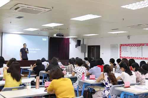 “美可玩故事”主创者育儿专项培训走进广东女子职业技术学院